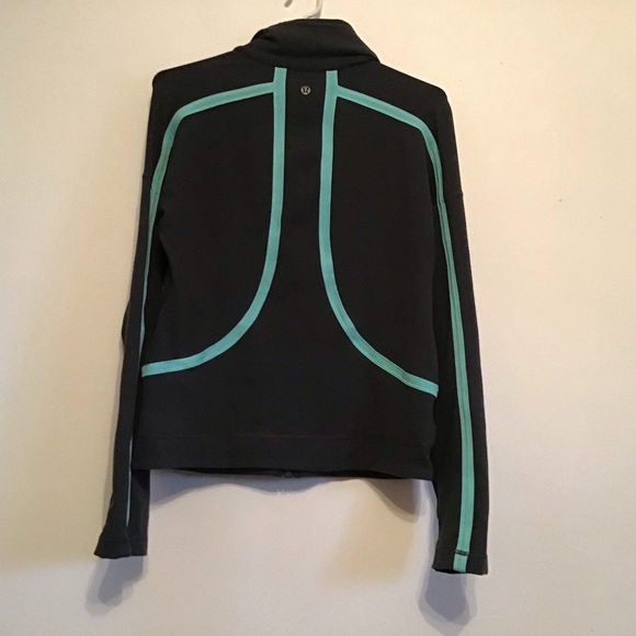 *Rare* Lululemon Lightweight Jacket Charcoal with Green Detailing - Picture 3 of 5